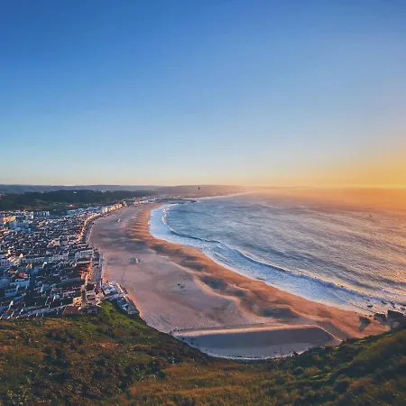 Seaside Colorful Flat - Location * Nazare