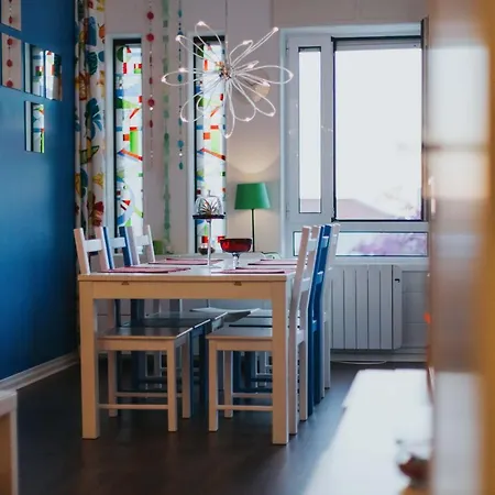 Seaside Colorful Flat - Location *